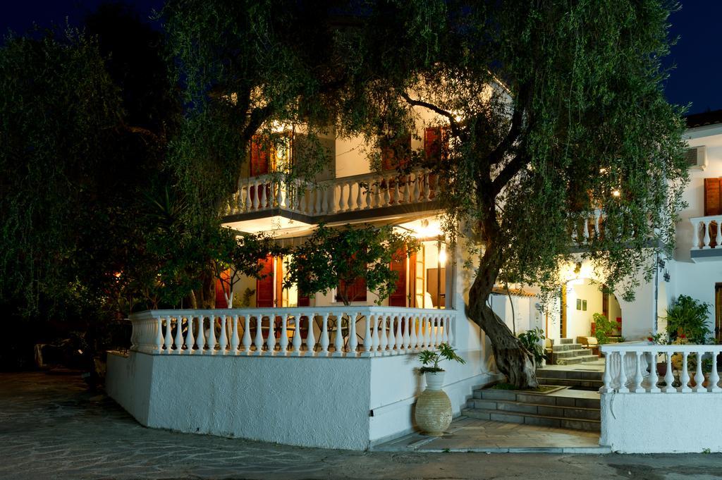 Pansion Nikos Vergos Parga Exterior photo